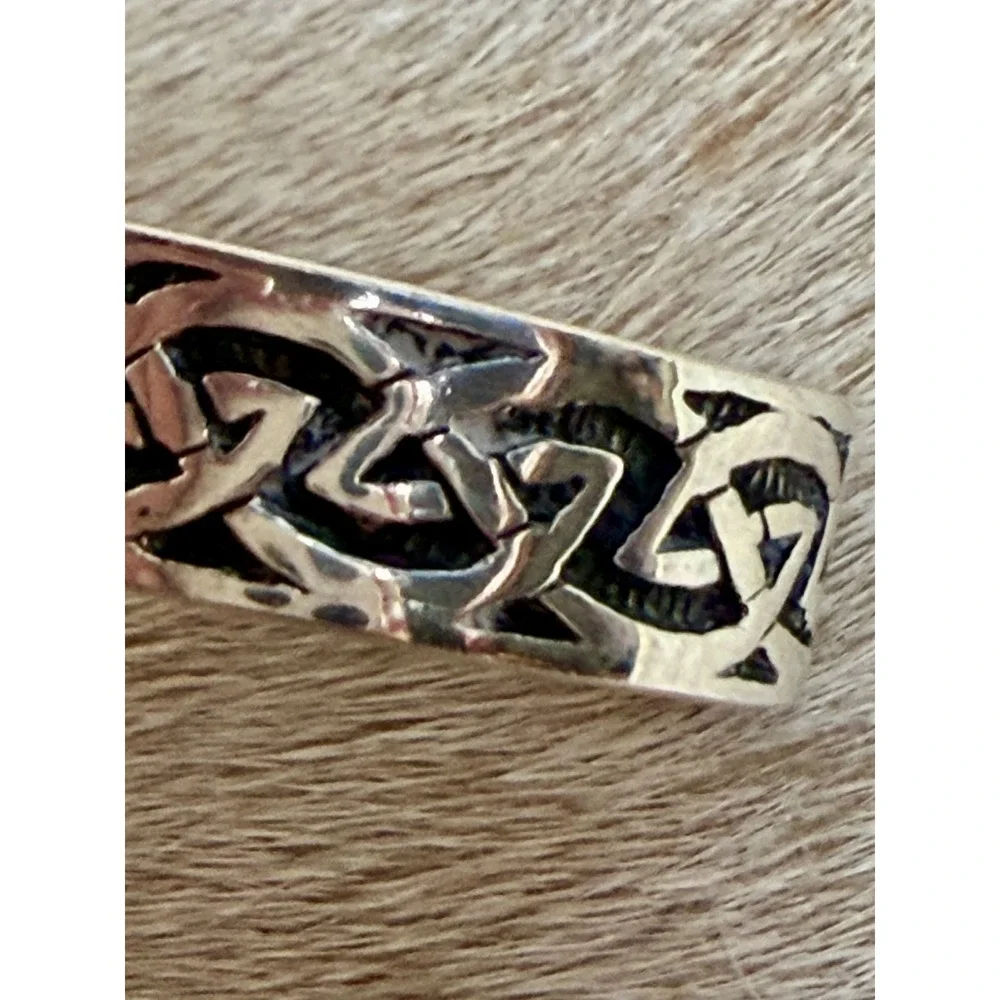 Vintage 925 Sterling Silver Celtic Knot Band Ring Oxidized Infinity Pattern 9.5